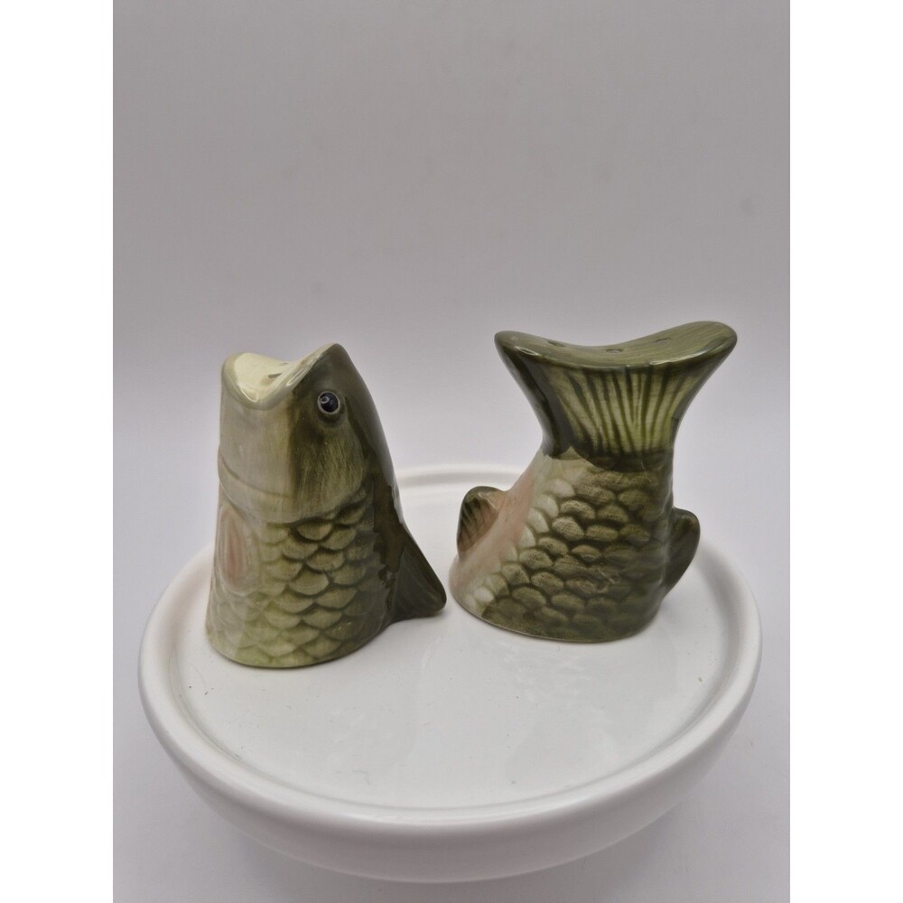 Large Mouth Bass Fish Ceramic Salt Pepper Shakers Green  2.5" Set